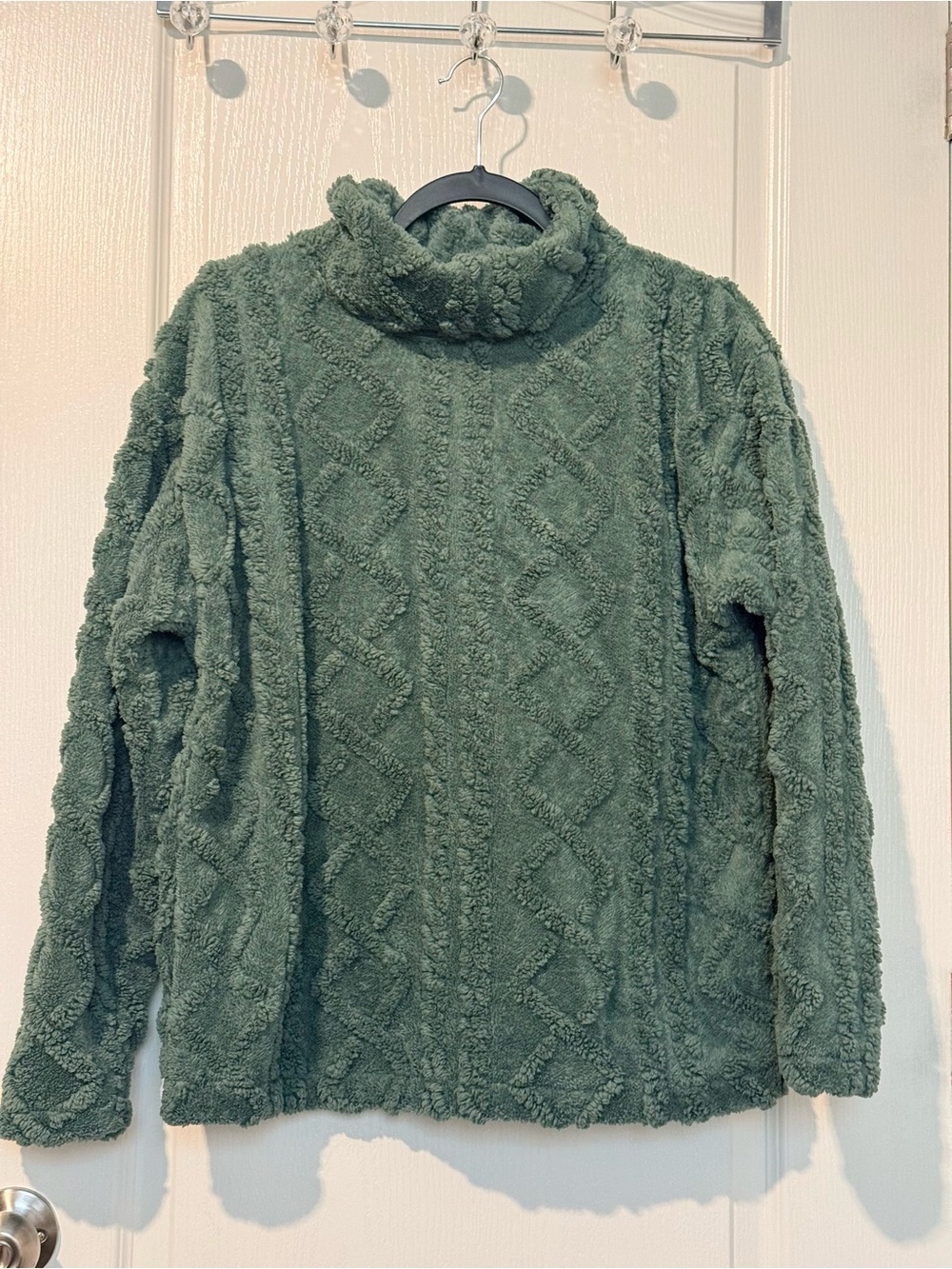 Eddie Bauer Plush Cable-Knit Turtleneck Sweater - Forest Green M